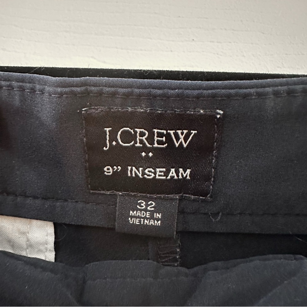 J. Crew Flat Front Golf Shorts Navy Blue 9” inseam sz 32 - Picture 3 of 4